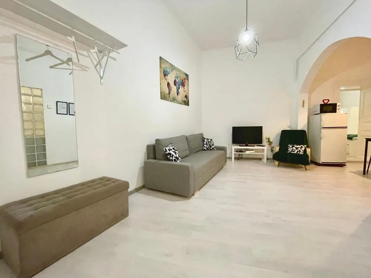 White Apartment Near The Famous New York Cafe Budapeszt 0*,  Węgry